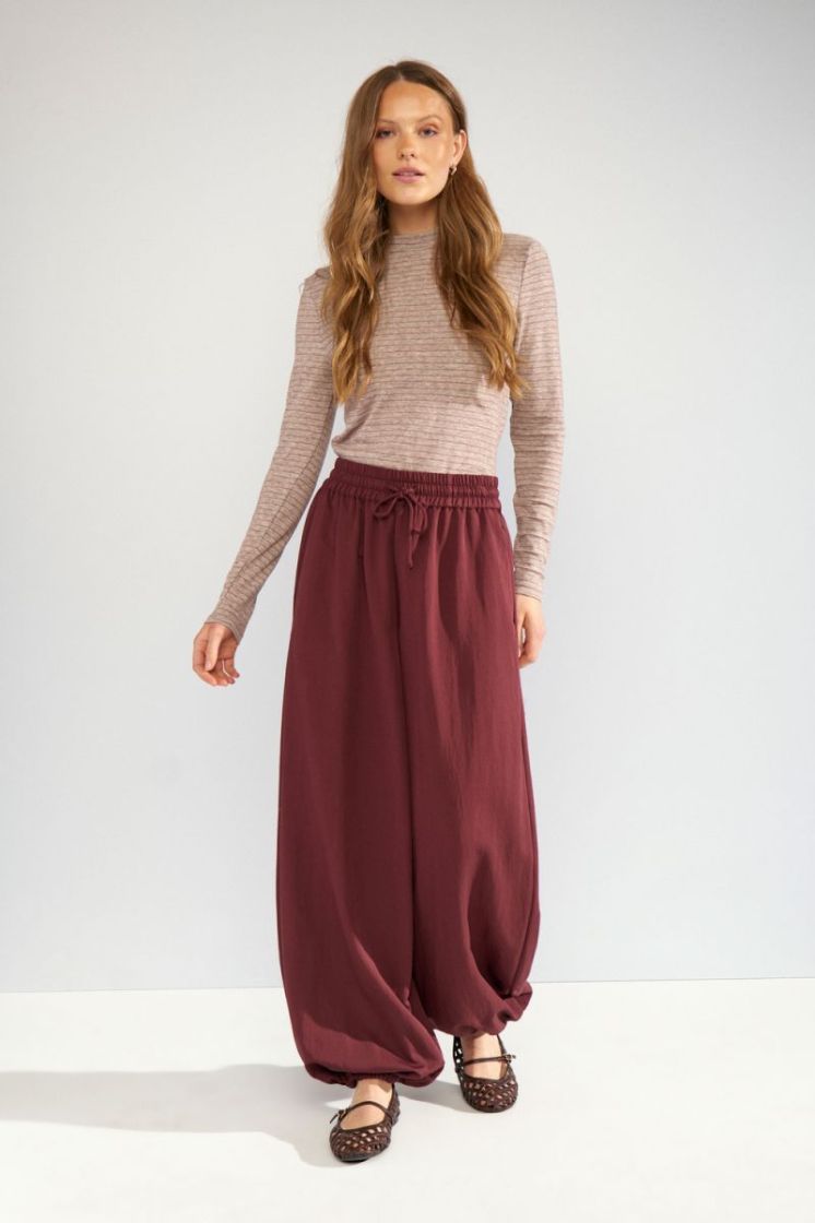 Svala parachute pants 2730 Fig