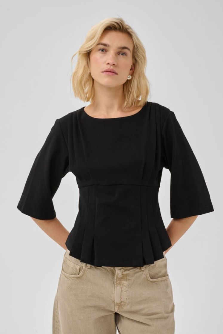 Apir Pleat Tee black