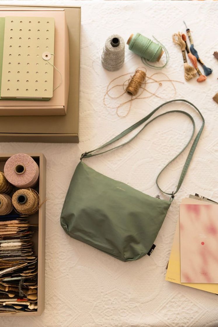 Cross body bag  chinois green